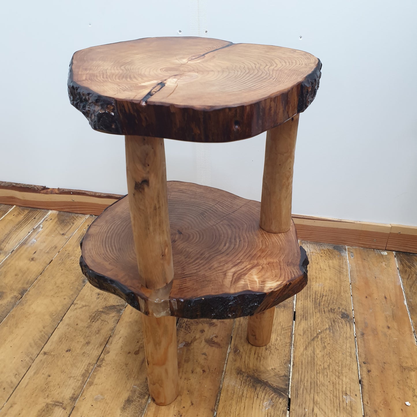 Rustic Log-Ring End Table/Bedside/Nightstand