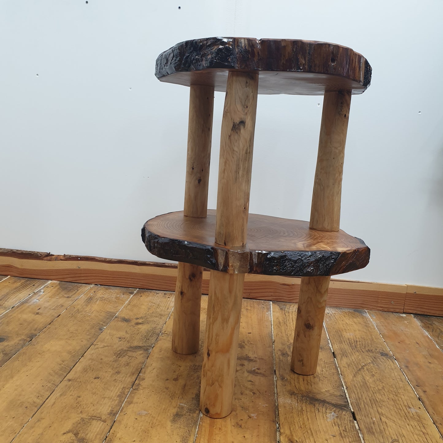 Rustic Log-Ring End Table/Bedside/Nightstand