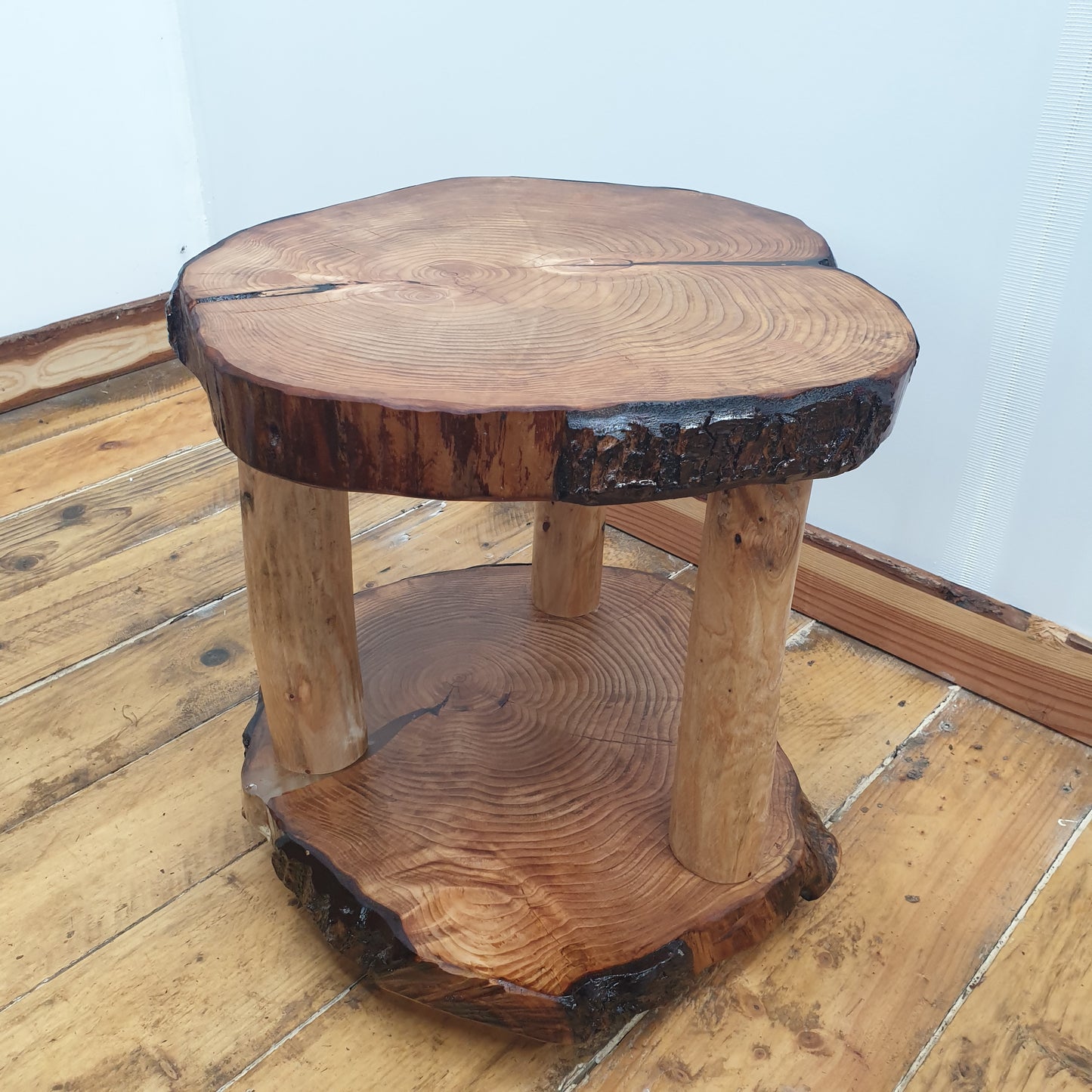 Rustic Log-Ring End Table/Bedside/Nightstand